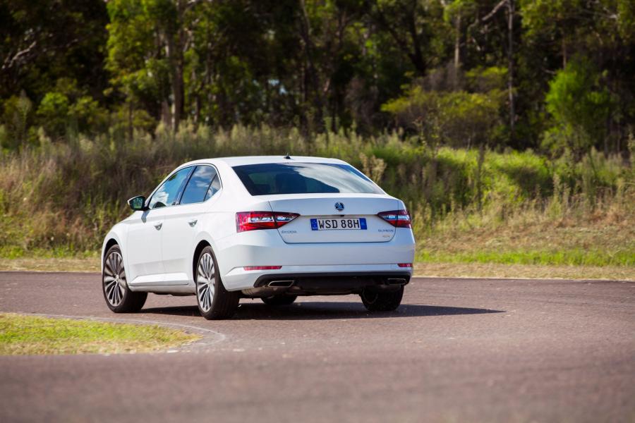  Skoda Superb 4x4 2016 года  (AU) (фото 5 из 18)